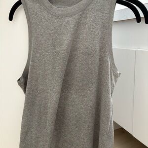 Vuori Heather Gray Muscle Tee